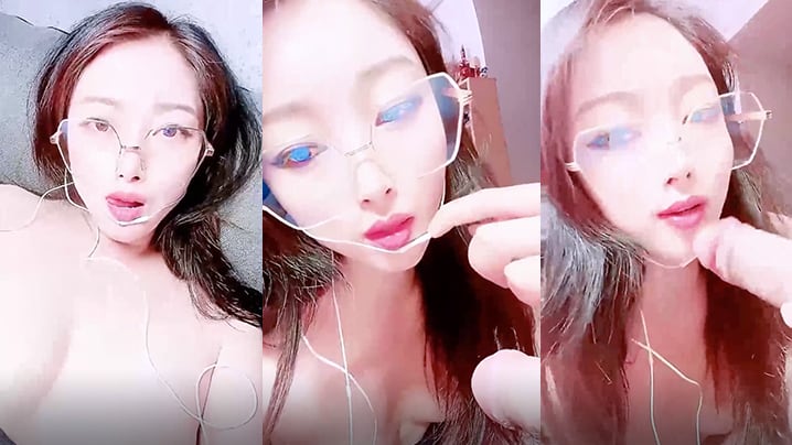 颜值眼镜御姐范美少妇和老公无套啪啪做爱很插白虎穴第一视角手持镜头刺激卖力深喉