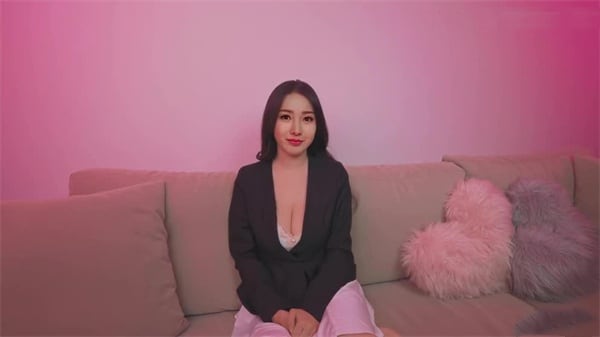 AI-柳岩-生活不易下海面试